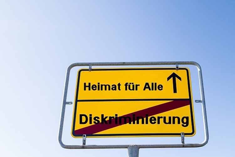 Podiumsdiskussion: Rassismus und Solidarität