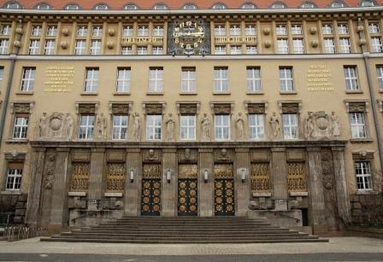 Zukünftige Erzieher besuchen Deutsche Nationalbibliothek