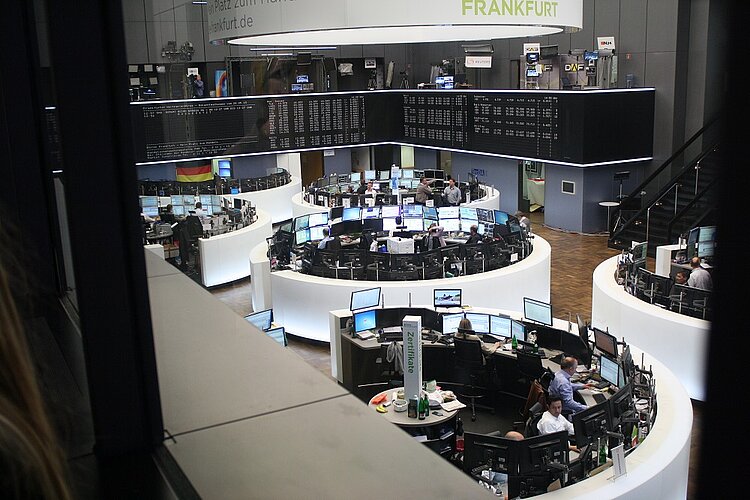 Azubis der Euro Akademie besuchen die Deutsche Börse in Frankfurt