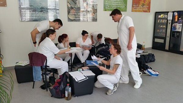 Praktische Prüfung für die zukünftigen Physiotherapeuten