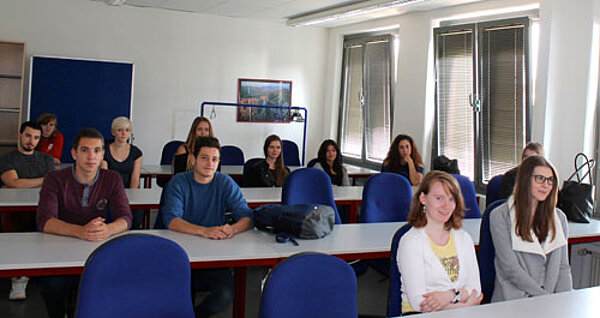 Bienvenidos, Welcome, Bienvenue – Willkommen zum Ausbildungsstart!