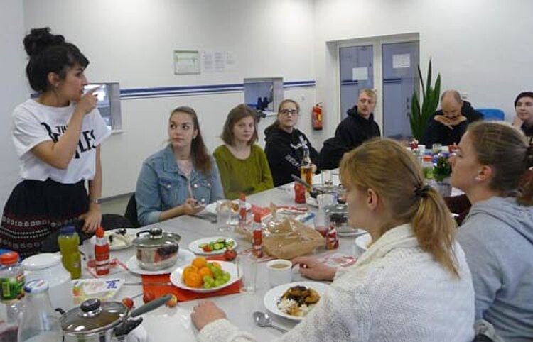Sozialassistenten kochen orientalisch