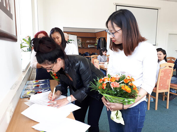 Begrüßung unserer zukünftigen Auszubildenden aus Vietnam