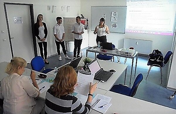 Azubis für Dialogmarketing präsentieren ihre Projektarbeiten