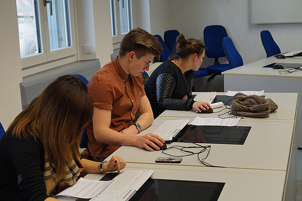 Exkursion zur Bibliothek der Hochschule Aschaffenburg