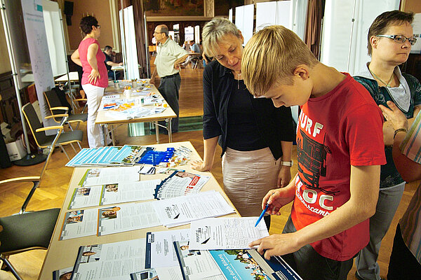 Perspektive 2014 - Euro Akademie Halle auf der Messe für Ausbildung und Studium