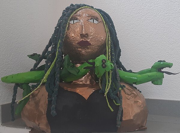 Plastiken mit eigener Geschichte