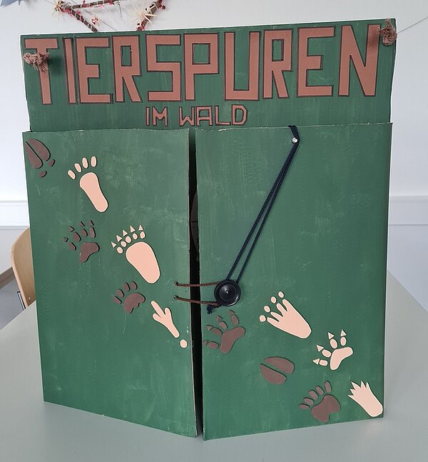 Schüler*innen gestalten kreative Lapbooks