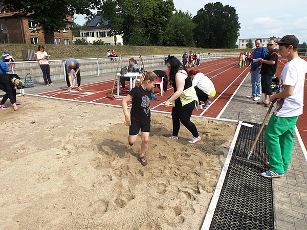 Sportfest an der Grundschule Anhalt-Siedlung in Bitterfeld