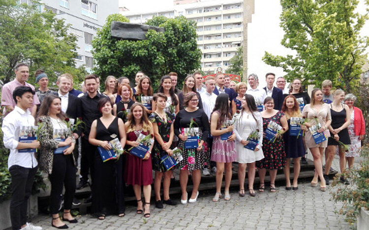 Herzlichen Glückwunsch zur allgemeinen Fachhochschulreife!