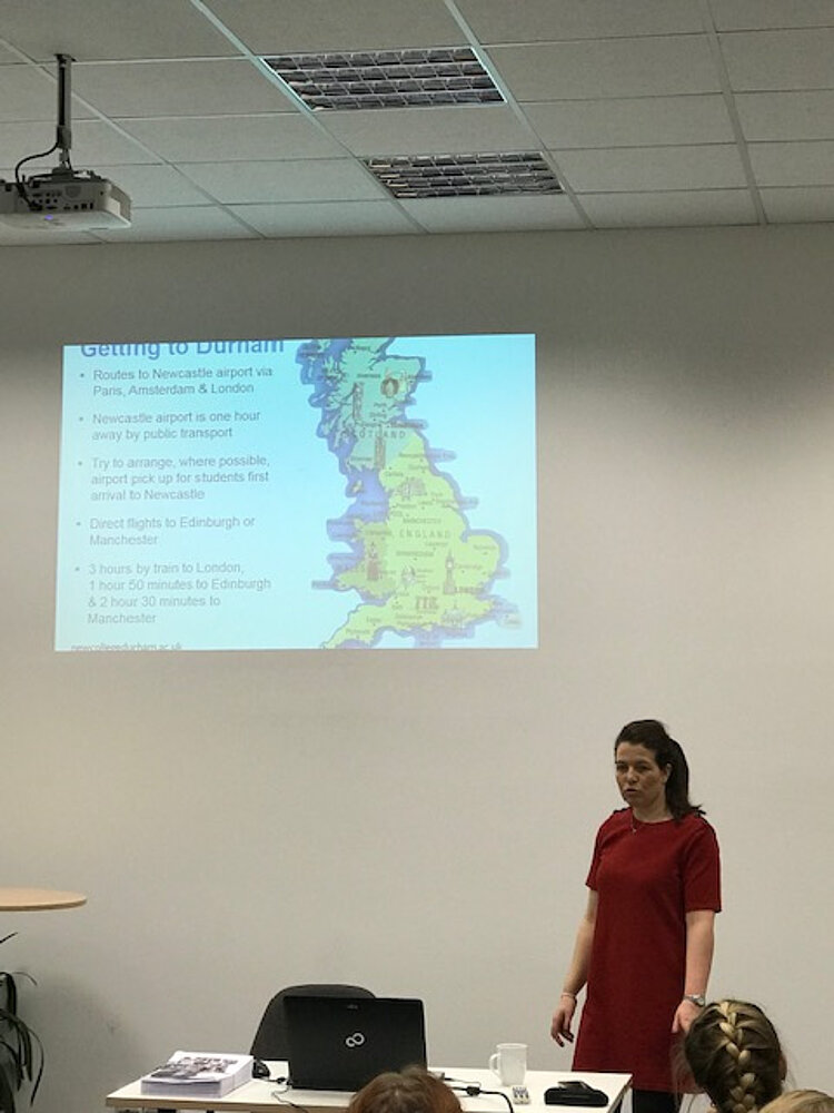 Besuch aus England: Bachelor als Top-up