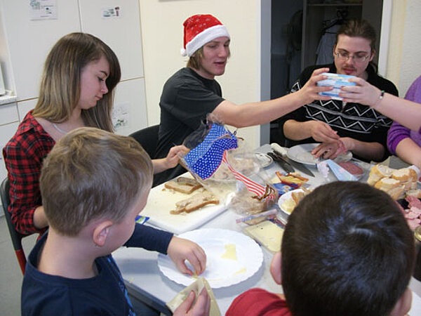 Start des alljährlichen Weihnachtsbackens und -bastelns