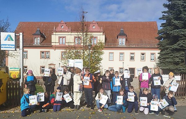 Kultur- und Bildungsreise in die Toskana Thüringens Gruppenfoto der Schülerinnen und Schüler vor der Jugendherberge.