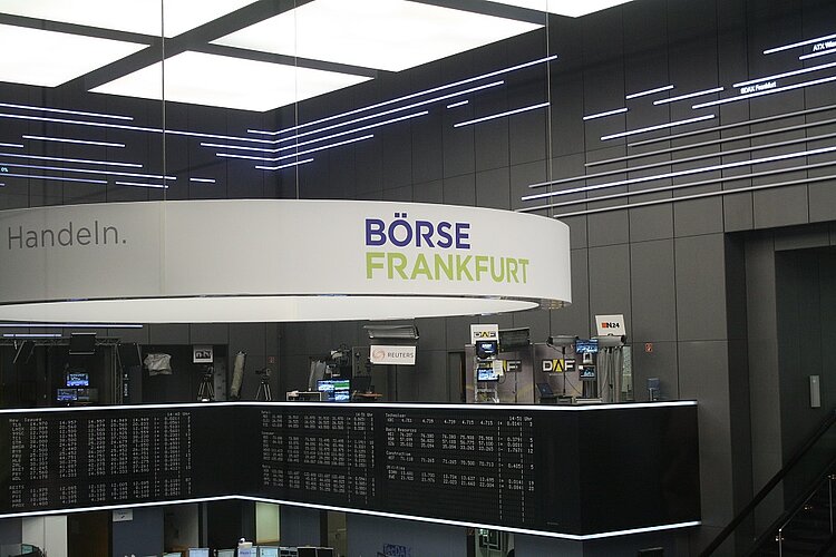 Azubis der Euro Akademie besuchen die Deutsche Börse in Frankfurt