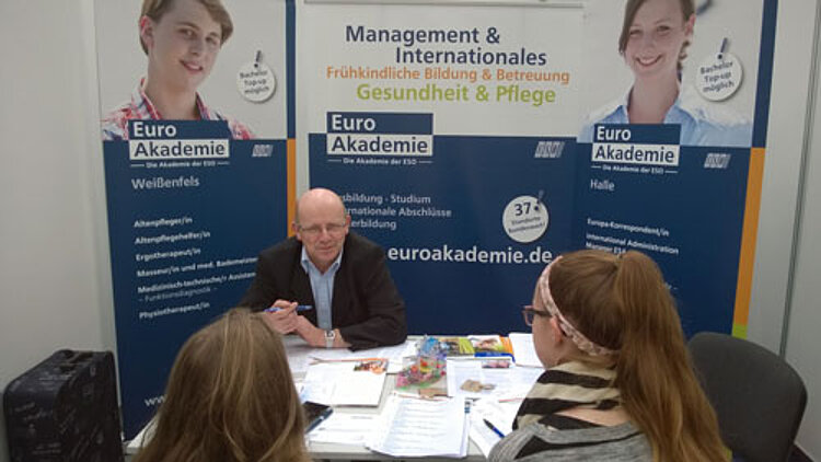 Informationen zu den Bildungsangeboten und Vorstellung von Berufsbildern