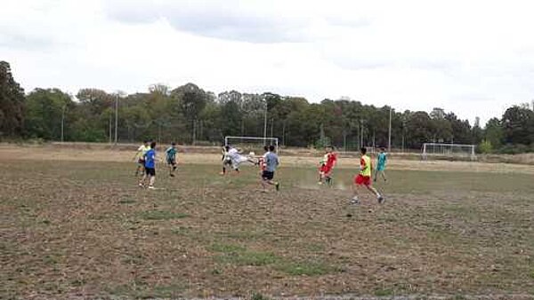 Fußballspiel der vietnamesischen Auszubildenden