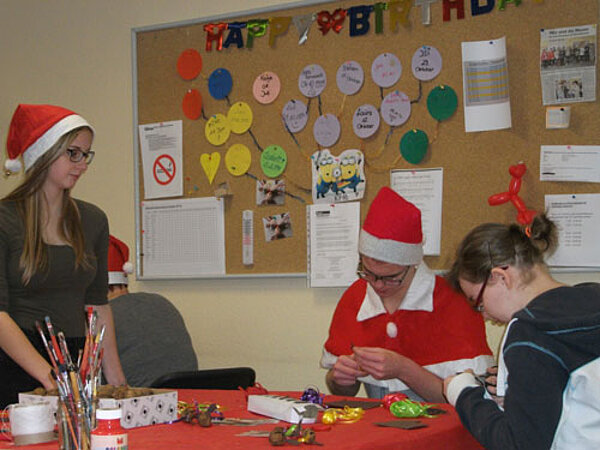 Start des alljährlichen Weihnachtsbackens und -bastelns
