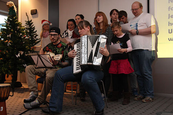 Traditionelles Weihnachtssingen an der Euro Akademie Chemnitz