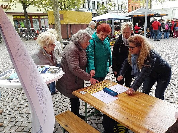 Erfolgreicher 12. Bitterfelder Seniorenmarkt