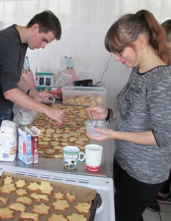 Plätzchenbacken für das Projekt "Weihnachtsstreetwork"