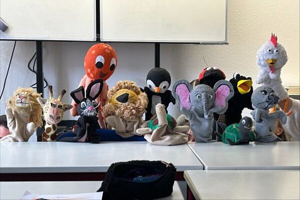 Wir lassen die Puppen tanzen
