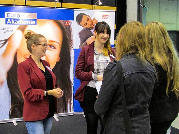 Die Euro Akademie Oldenburg auf der Messe Job4U