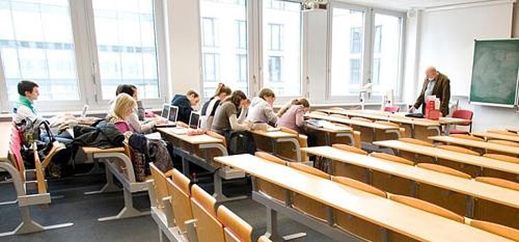 Start der Abschlussprüfungen in der Fachoberschule