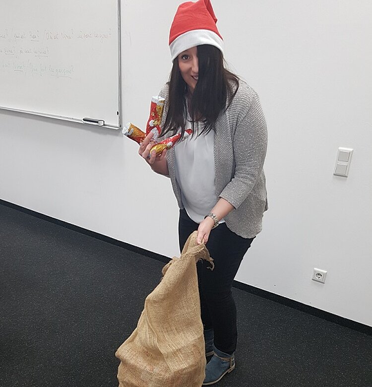 Alle Jahre wieder kommt der Nikolaus und zeichnet gute Schüler aus