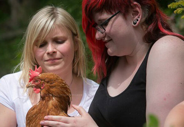 Altenpflegeschüler zeigen ein Herz für Tiere