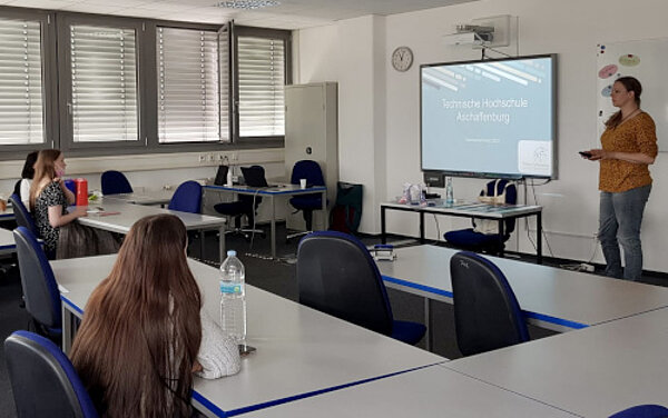 CareerDay an der Euro Akademie Aschaffenburg: Ausbildung in der Tasche - und dann?