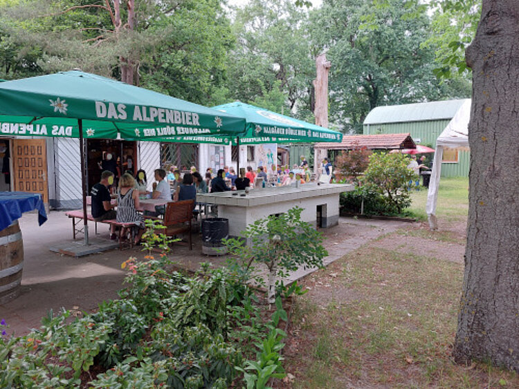 Ruhige Kugel beim Berlin-Brandenburger Sommerfest