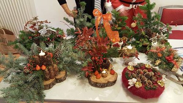 Schüler helfen bei Organisation der Nikolaus-Feier im Pflegeheim