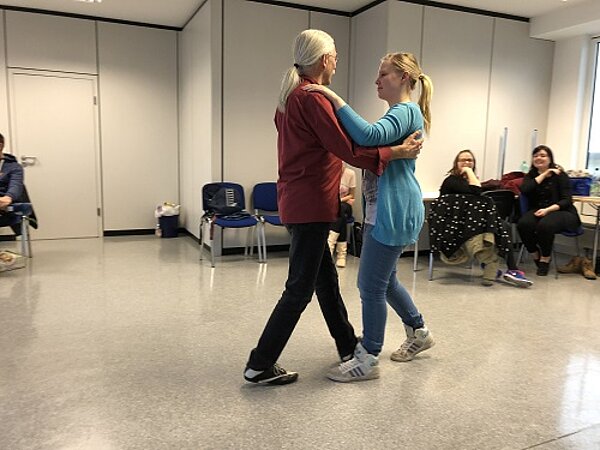 Projekttag: Tango Argentino – Bewegung und Tanz
