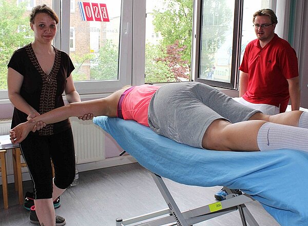 Physiotherapie: Praxisunterricht mit Leistungssportlern