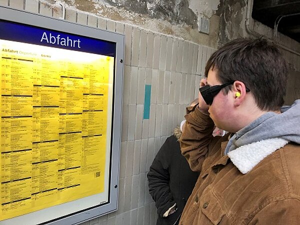 Selbsterfahrung Alterssimulation: Unterwegs am Görlitzer Bahnhof