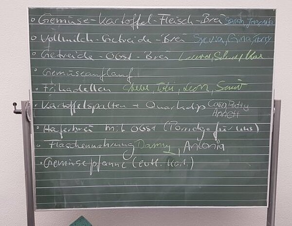 Säuglingsnahrung von den Kinderpflegern
