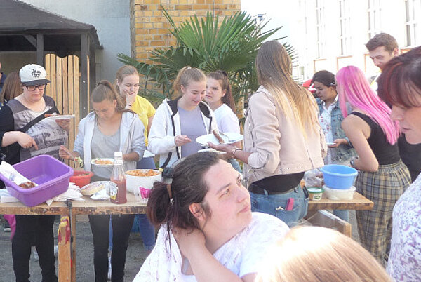 Sommergrillen zum Schuljahresabschluss