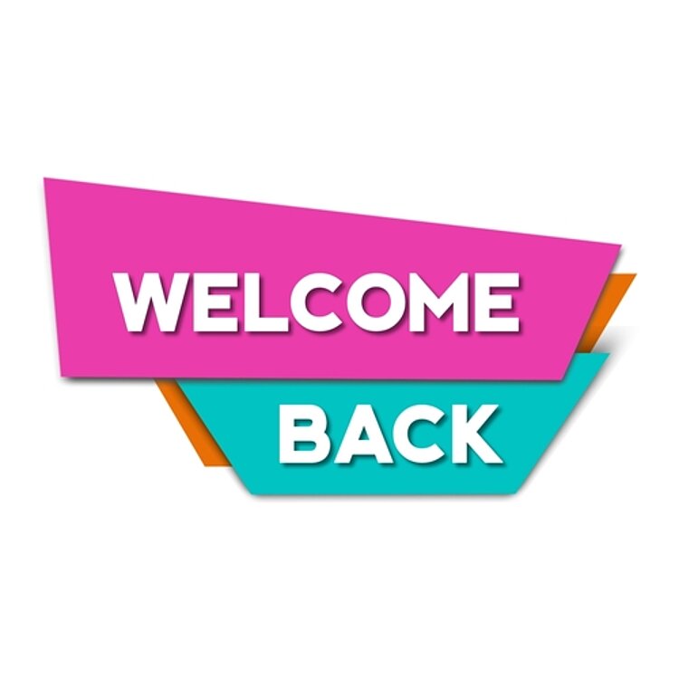 Der Text "WELCOME BACK" ist in drei unterschiedlichen Textblöcken in den Farben pink, türkis und orange auf weißem Hintergrund dargestellt.