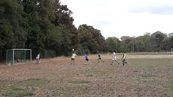 Fußballspiel der vietnamesischen Auszubildenden