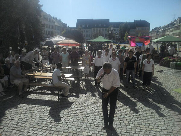 Auf gute Nachbarschaft! – Erzieher beim Begegnungsfest aktiv