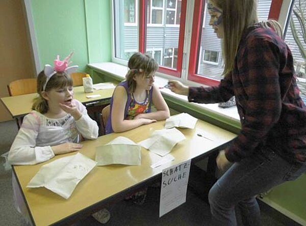 Lustiges Treiben an der Grundschule Steinfurth