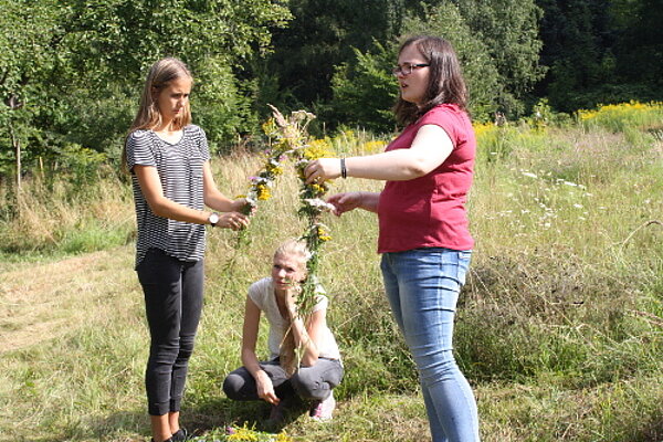 Ich glaub', mich knutscht ein Schaf – eine Kennenlernwoche auf der Wiese