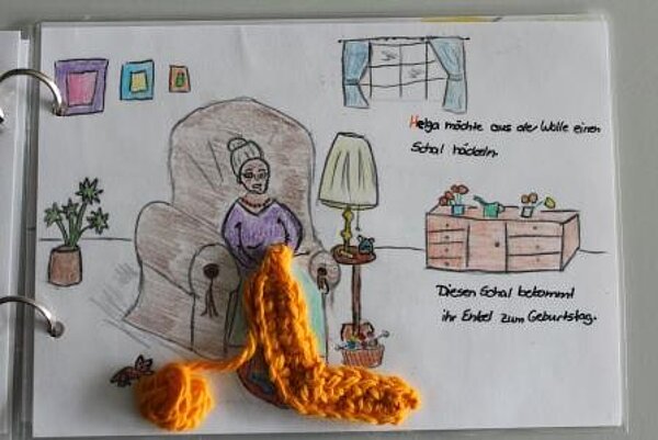 Sozialassistenten haben Wahrnehmungsbücher gestaltet