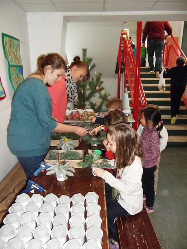 Traditioneller „Büdchenmarkt“ in der Grundschule Anhaltsiedlung