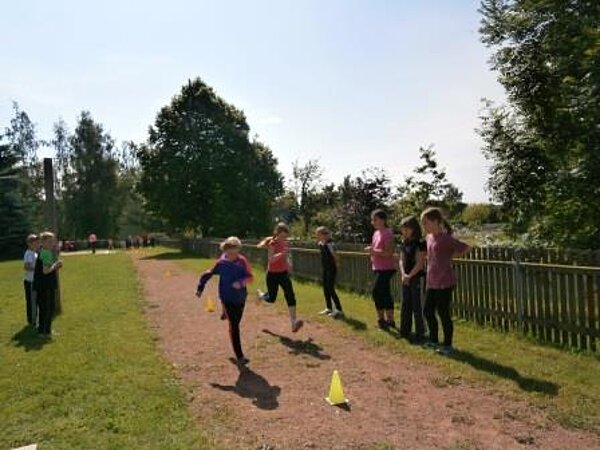 Angehende Erzieher begeisterten Grundschüler mit Sportangebot