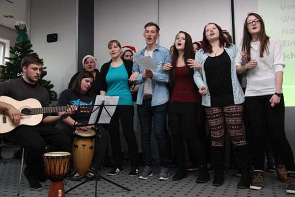Traditionelles Weihnachtssingen an der Euro Akademie Chemnitz