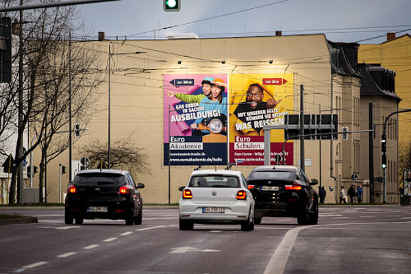 Neue Werbung für Euro Akademie und Euro-Schulen Halle „knallt“