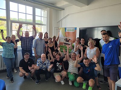 Zu sehen sind die Mitarbeitenden der Euro Akademie und der Euro-Schulen Hohenstein-Ernstthal auf einem Gruppenbild