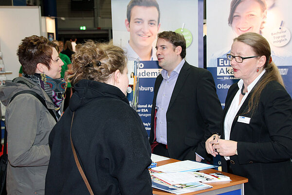 Euro Akademie Oldenburg präsentierte Ausbildungsangebot auf Jobmesse