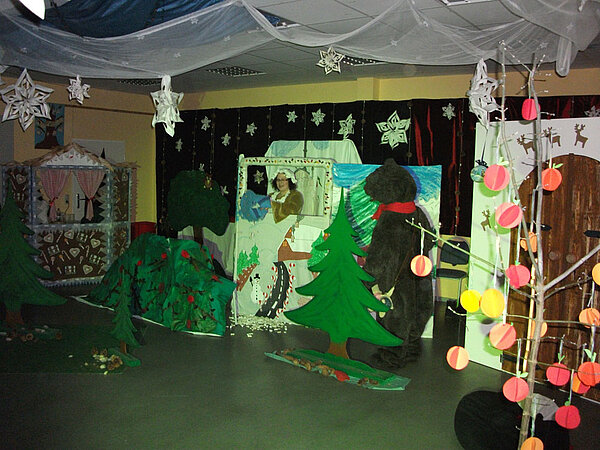 Kinderpfleger führten Weihnachtsmärchen auf